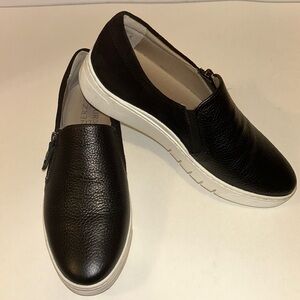 Naturalizer Black Leather Side Zip Slip on Loafers Sneakers Women’s size 8 Wide